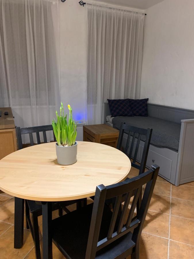 Old Studio Apartment Vilnius Exterior photo